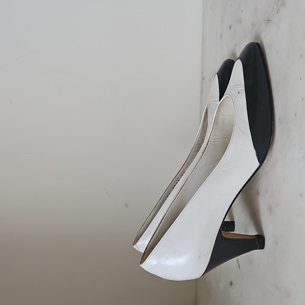 GUCCI: 70s vintage black and white leather heels - Picture 3 of 10